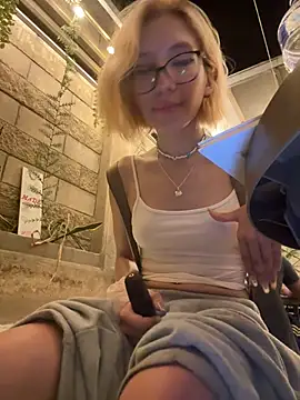 SweetBunnyGF webcam