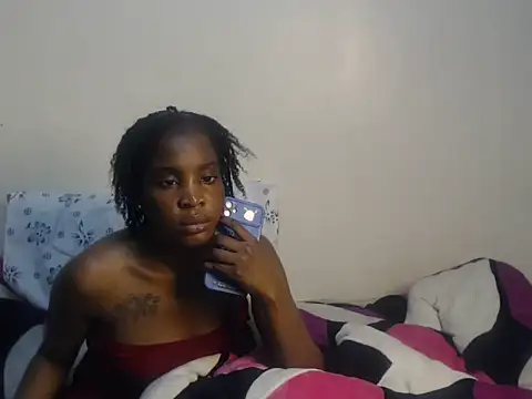 Prettypixxiee webcam