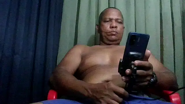 bigblackcock75 webcam