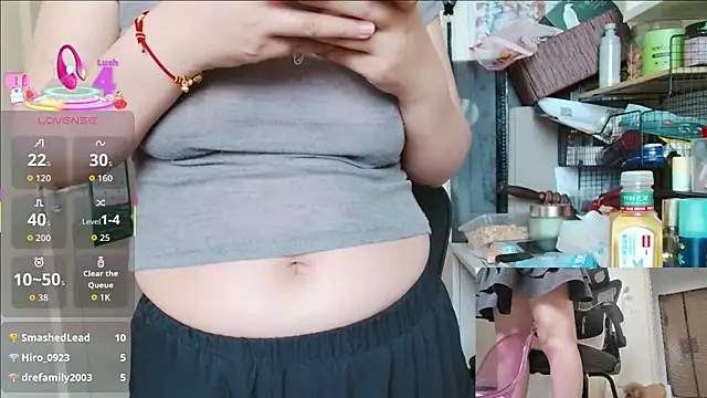 sallycui live cam on StripChat