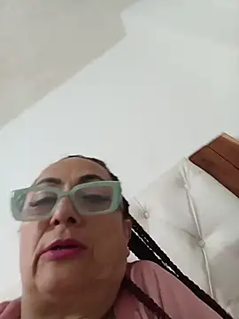 AlessandraLeroy webcam