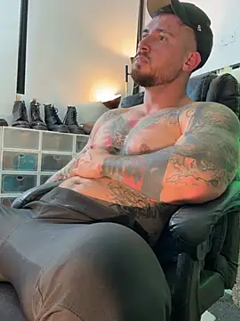 DimitriSullivan_ Live Webcam on Stripchat