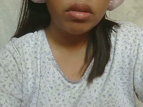 ChubbyButty live cam on StripChat