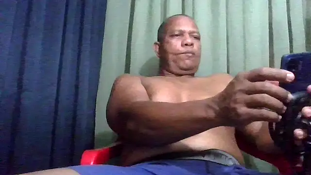 bigblackcock75 webcam