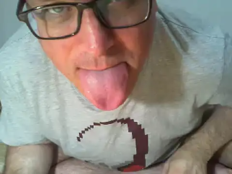 eyess12 - Eyess12's free webcam - UK Sex Cams