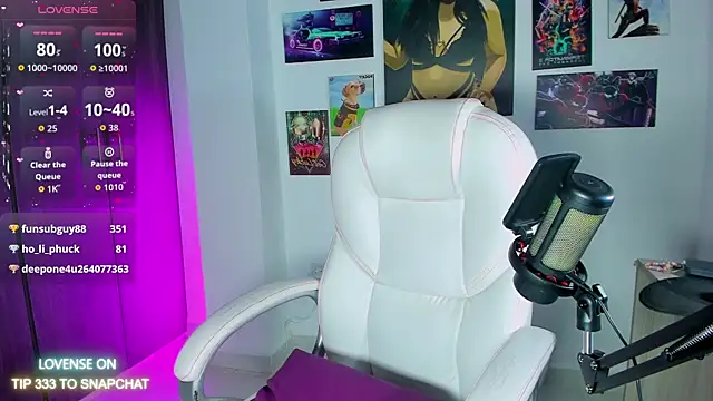 miakushmodel webcam