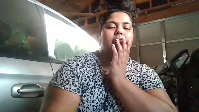 1n0nlythroat webcam
