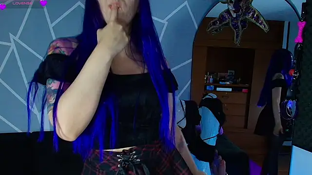 karlamoon23 webcam