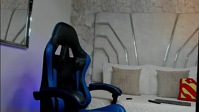 MAXTHOMSON webcam
