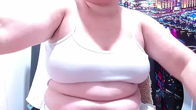 tila_nastyy webcam