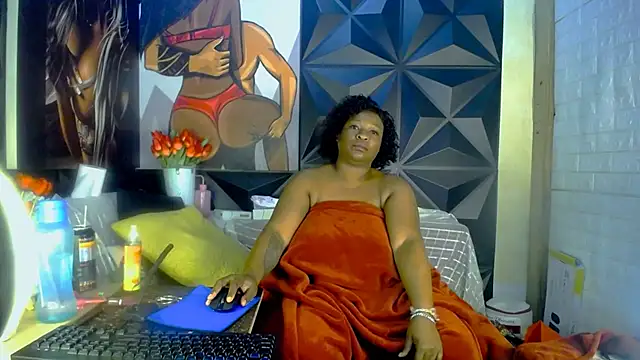 Ebonyfancyface webcam