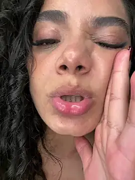 Curlyierr webcam