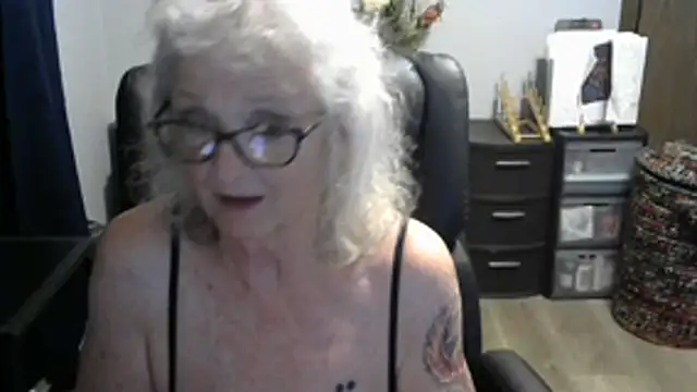 Joleendelacroix live cam on StripChat