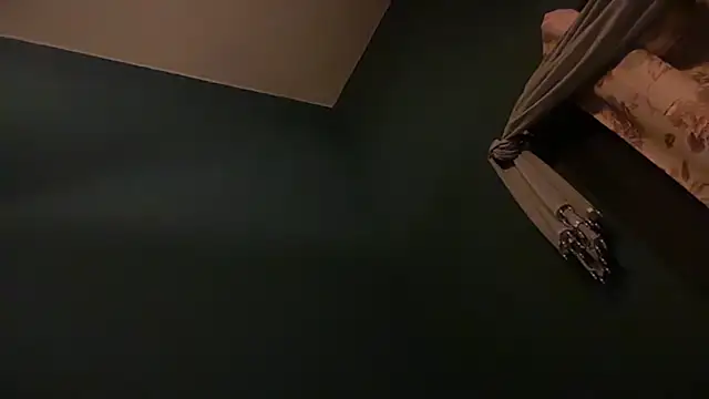 icebergslim281 live sex cam