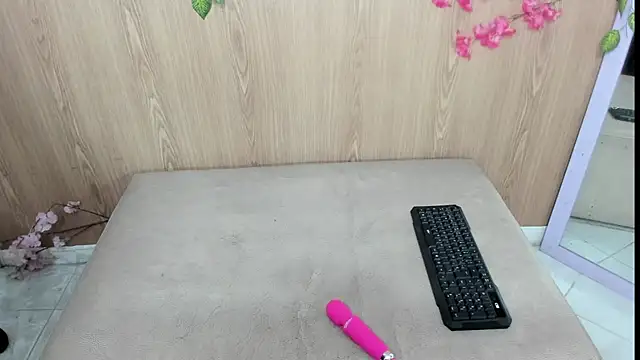 jenelotizz06 webcam