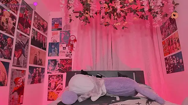 MissCurvyTop webcam