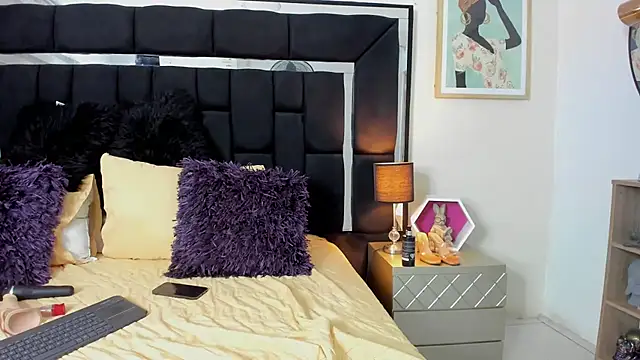 Tiana_moon webcam