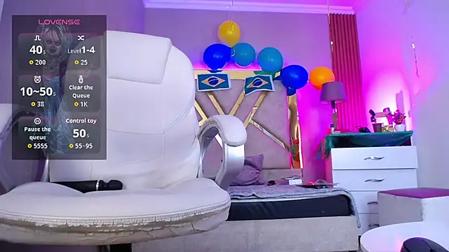 Tiffany_Valentiine webcam