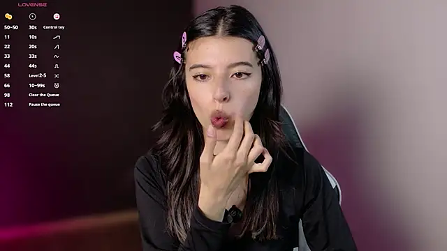 NanakoDollx webcam