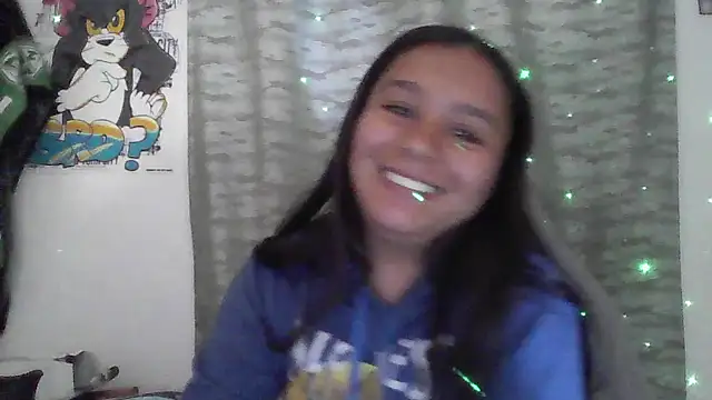 Charis_21 webcam