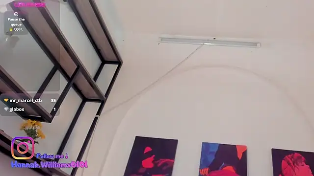 HannahhWilliams live cam on StripChat