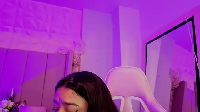MollyBigBoobs12 webcam