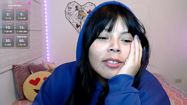 EllieMoonX webcam