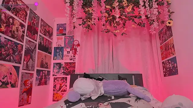MissCurvyTop webcam