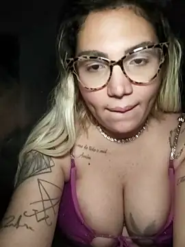 Emilymirtys webcam