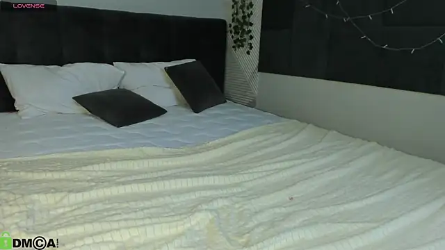 Nika_Jonson webcam