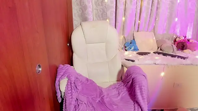 Lilith_salvatoree webcam