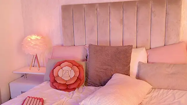 Liora_Sol webcam