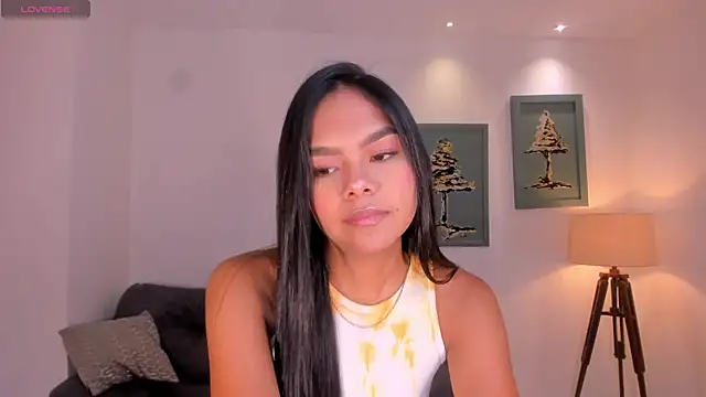 SaphiraJames webcam