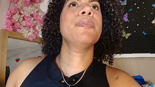 golden_goddess38 webcam