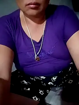 NyloveSquirt