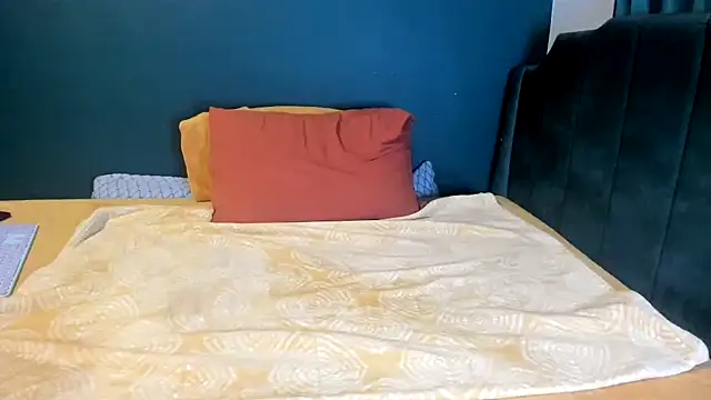ellla_LA