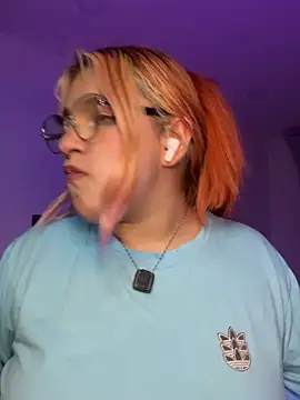 Sophia_Weest99 webcam