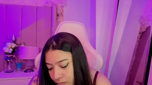 MollyBigBoobs12 webcam