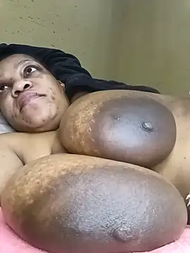 HappygalTheQueen webcam