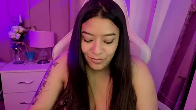 MollyBigBoobs12 webcam