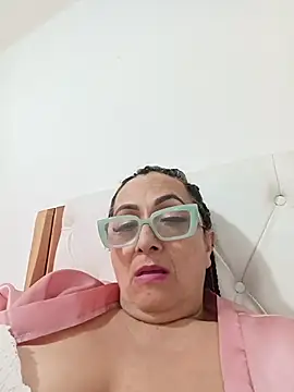 AlessandraLeroy webcam
