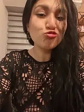 Magenta_Moon webcam