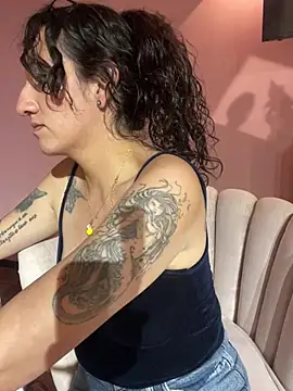 SofiaBrown_Pink webcam