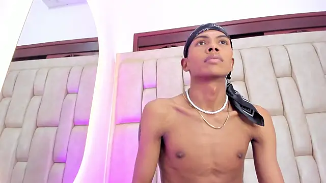 Cuteboyhenrik_os webcam