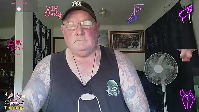 KINKYBLUEYES69 webcam