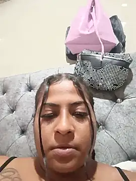 Giselabrunette25 webcam