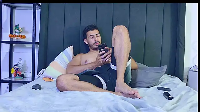 muscle_ares webcam