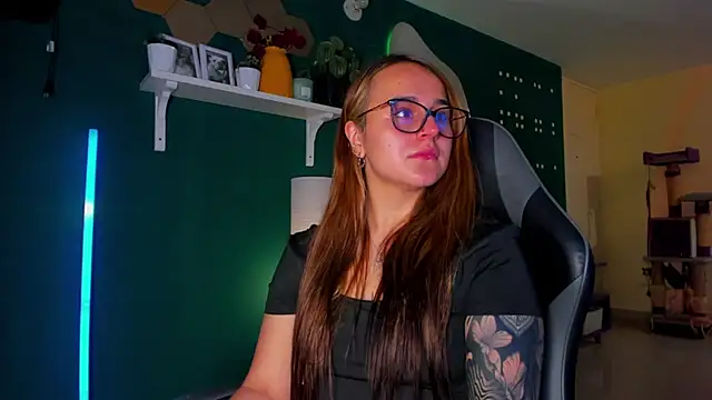 evy_orange1 webcam