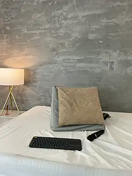 Alaia_Colins webcam