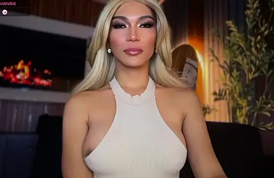 Maria_Manika